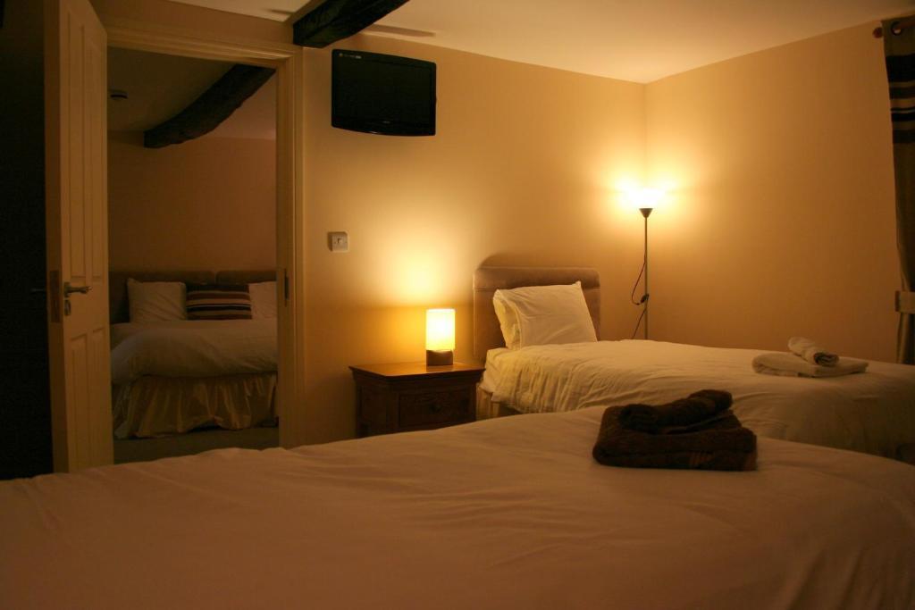 Unicorn Hotel Llanidloes Exterior photo